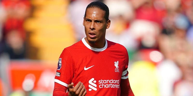 Virgil van Dijk thể hiện đẳng cấp qua nhiều mùa